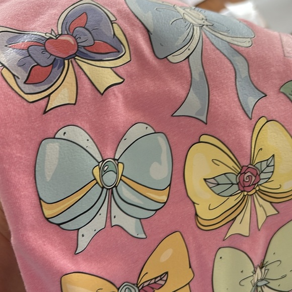 Gildan Pink Graphic T-Shirt with Short Sleeves - Picture 4 of 6